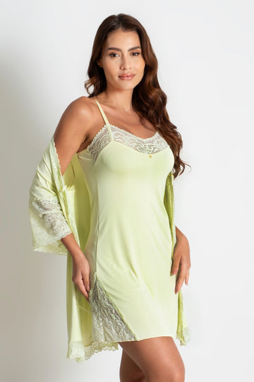 Robe em Poliamida com Renda Leve e Elegante