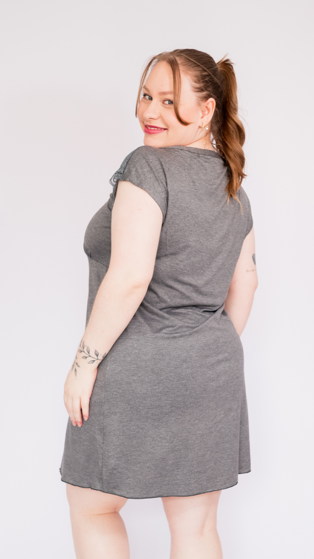 Camisola Plus Size em Viscose com Abertura Frontal com Botões